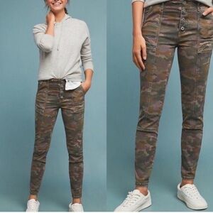 Anthropologie Girls high rise button fly camo utility Statement slim‎ pants 29
